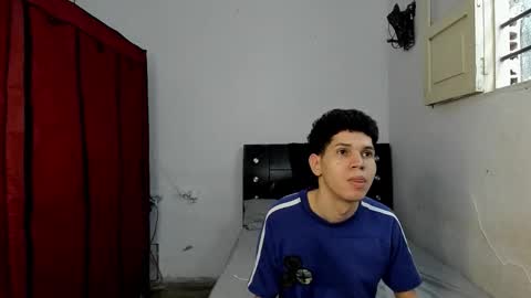 Snapshot of andrew_2811 chatting on 02-12-26, 12:44 andrew_2811 online show from 02-12-26, 12:44