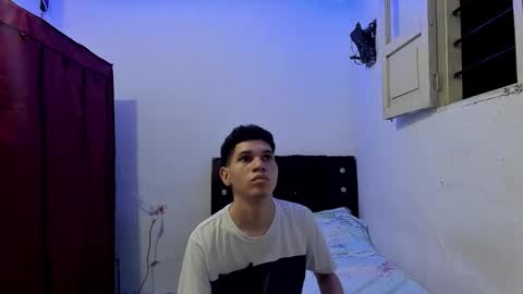 Snapshot of andrew_2811 chatting on 02-25-26, 04:33 andrew_2811 online show from 02-25-26, 04:33