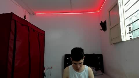 andrew_2811 online show from 04-04-26, 07:33