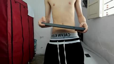 andrew_2811 online show from 04-29-26, 03:38