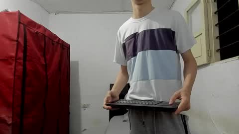 andrew_2811 online show from 05-21-26, 01:01