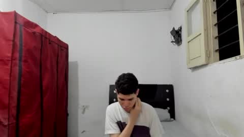 andrew_2811 online show from 05-22-26, 01:24