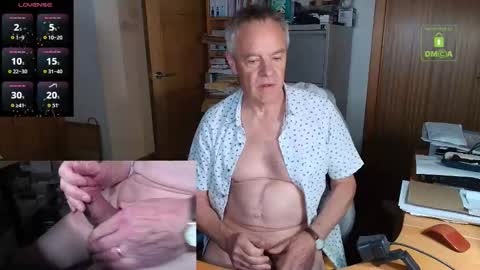 Snapshot of andrew_9999 chatting on 09-30-25, 10:59 Andrew online show from 09-30-25, 10:59