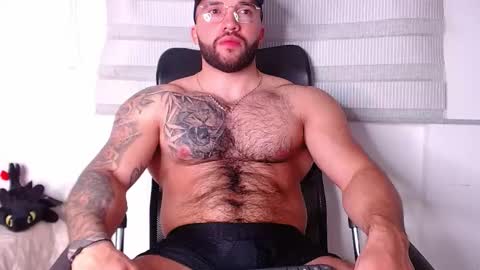 Snapshot of andrew_holden__ chatting on 10-17-25, 12:36 andrew_holden__ online show from 10-17-25, 12:36