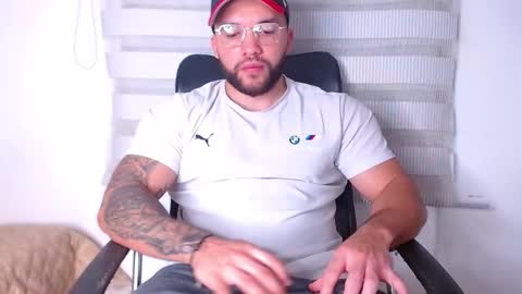 Snapshot of andrew_holden__ chatting on 10-27-25, 11:41 andrew_holden__ online show from 10-27-25, 11:41