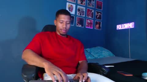 Snapshot of andrew_hoult chatting on 12-03-24, 10:51 Andrew online show from 12-03-24, 10:51