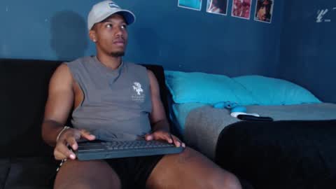 Snapshot of andrew_hoult chatting on 02-03-25, 05:24 Andrew online show from 02-03-25, 05:24