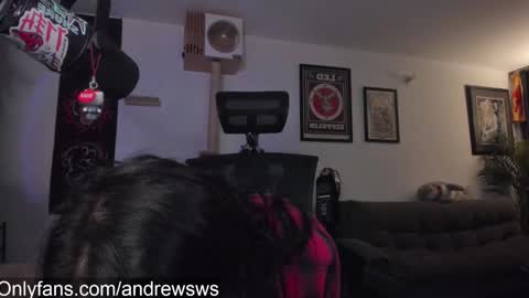 Snapshot of andrew_round chatting on 01-08-26, 11:40 andrew_round online show from 01-08-26, 11:40
