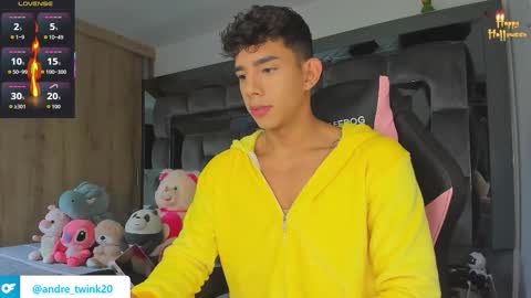 Snapshot of andrew_twink18 chatting on 10-09-25, 08:29 Andrew M. online show from 10-09-25, 08:29