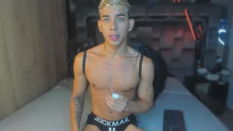 Snapshot of andrew_twink18 chatting on 01-13-26, 05:13 Andrew M. online show from 01-13-26, 05:13