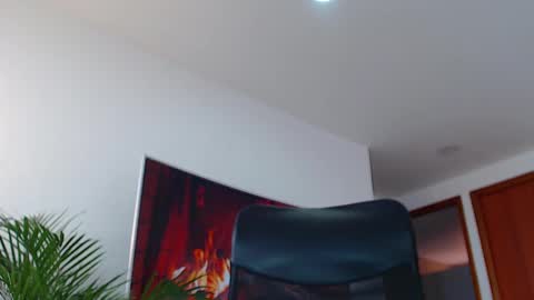 Snapshot of andrew_west_ chatting on 12-03-24, 04:17 ANDREW WEST online show from 12-03-24, 04:17