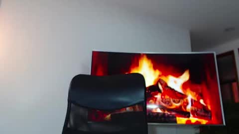 Snapshot of andrew_west_ chatting on 12-28-24, 10:23 ANDREW WEST online show from 12-28-24, 10:23