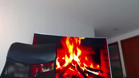 Snapshot of andrew_west_ chatting on 01-01-25, 10:24 ANDREW WEST online show from 01-01-25, 10:24