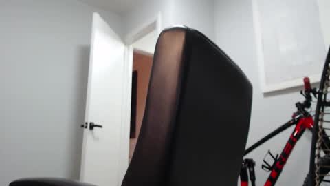 Snapshot of andrew_west_ chatting on 01-24-25, 11:34 ANDREW WEST online show from 01-24-25, 11:34