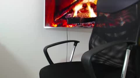 Snapshot of andrew_west_ chatting on 02-07-25, 03:30 ANDREW WEST online show from 02-07-25, 03:30