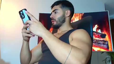 Snapshot of andrew_west_ chatting on 02-25-25, 11:44 ANDREW WEST online show from 02-25-25, 11:44