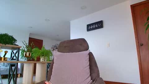 Snapshot of andrew_west_ chatting on 09-24-25, 10:02 ANDREW WEST online show from 09-24-25, 10:02