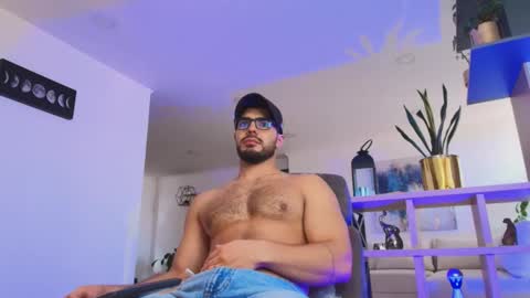 ANDREW WEST online show from 12-20-25, 01:40