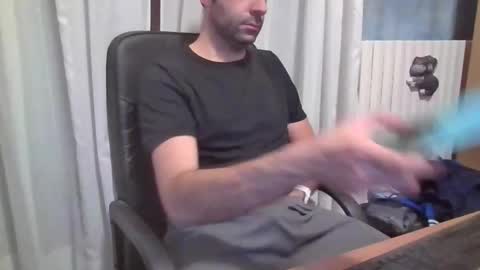 Snapshot of andrewpc192 chatting on 11-05-25, 10:43 andrewpc192 online show from 11-05-25, 10:43