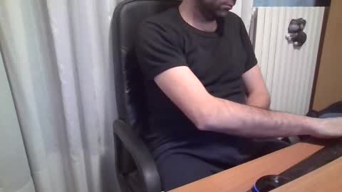 Snapshot of andrewpc192 chatting on 03-04-26, 11:11 andrewpc192 online show from 03-04-26, 11:11