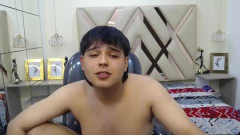 Snapshot of andrewsmile_ chatting on 12-28-24, 06:29 ANDREW online show from 12-28-24, 06:29