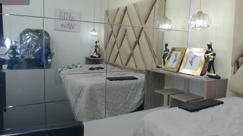 Snapshot of andrewsmile_ chatting on 01-13-25, 05:12 ANDREW online show from 01-13-25, 05:12