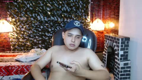 Snapshot of andrewsmile_ chatting on 01-13-25, 08:15 ANDREW online show from 01-13-25, 08:15