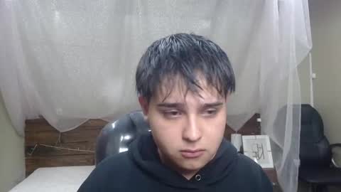 Snapshot of andrewsmile_ chatting on 02-05-25, 12:06 ANDREW online show from 02-05-25, 12:06