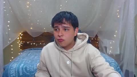 Snapshot of andrewsmile_ chatting on 02-19-25, 12:11 ANDREW online show from 02-19-25, 12:11