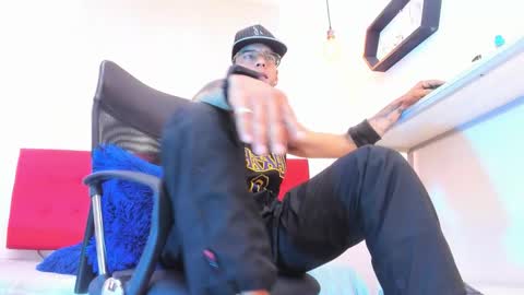   online show from 12-01-25, 07:30