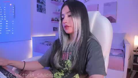 Victoria Senz  online show from 07-06-26, 03:47