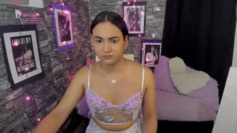 Snapshot of andrys_hot chatting on 12-21-25, 04:19 Andrys online show from 12-21-25, 04:19