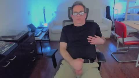 Snapshot of andy0pandi chatting on 09-12-25, 08:31 Andrew online show from 09-12-25, 08:31