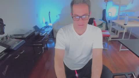 Snapshot of andy0pandi chatting on 10-05-25, 04:16 Andrew online show from 10-05-25, 04:16