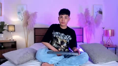Andy online show from 05-25-26, 05:08