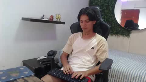 andy_dan1 online show from 01-28-25, 09:19