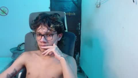 andy_dan1 online show from 07-11-26, 02:03