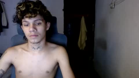 andy_dan1 online show from 07-12-26, 06:37