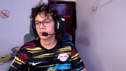 andy_dan1 online show from 08-01-26, 07:57