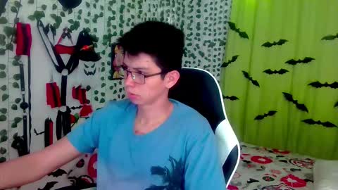 Andy Gray online show from 11-10-25, 12:04