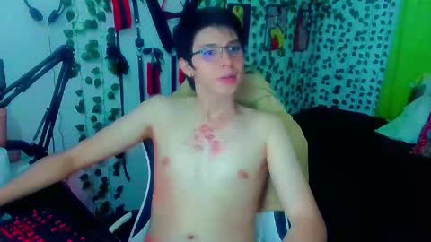 Andy Gray online show from 01-11-26, 12:21