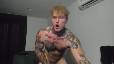 Snapshot of andy_hunk chatting on 10-29-25, 02:14 Andrew online show from 10-29-25, 02:14