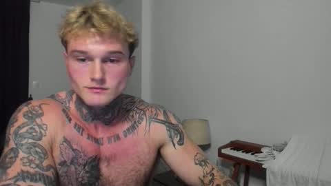 Snapshot of andy_hunk chatting on 12-13-25, 11:43 Andrew online show from 12-13-25, 11:43