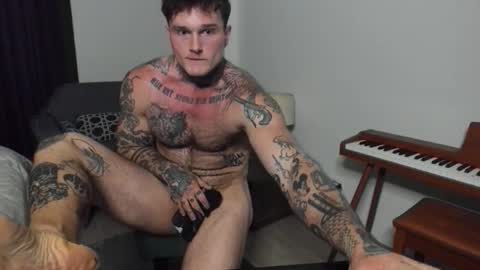 Snapshot of andy_hunk chatting on 01-10-26, 04:36 Andrew online show from 01-10-26, 04:36