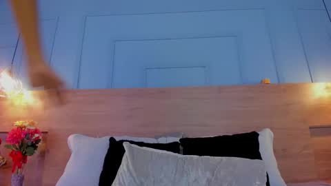  Andy  online show from 03-08-25, 01:06