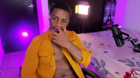 Snapshot of andyadan_ chatting on 11-04-25, 10:14 Andy online show from 11-04-25, 10:14