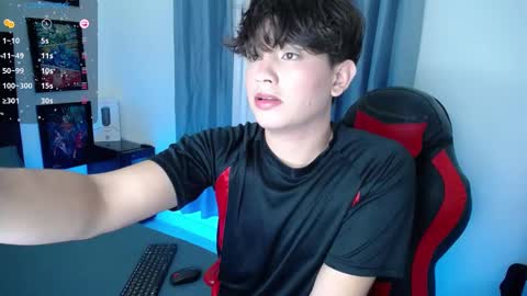 Snapshot of andyboy_19 chatting on 12-07-24, 11:12 andy online show from 12-07-24, 11:12