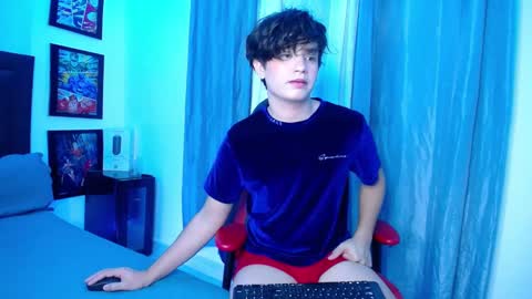 Snapshot of andyboy_19 chatting on 02-08-25, 11:24 andy online show from 02-08-25, 11:24