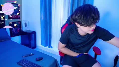 Snapshot of andyboy_19 chatting on 03-05-25, 09:37 andy online show from 03-05-25, 09:37