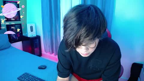 Snapshot of andyboy_19 chatting on 03-12-25, 01:03 andy online show from 03-12-25, 01:03